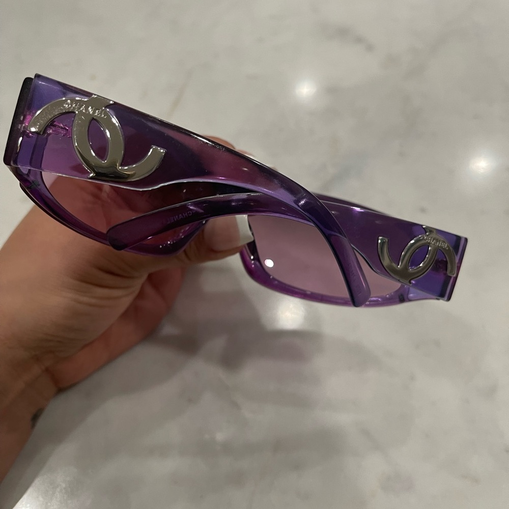 COPY - Chanel purple translucent Logo Sunglasses. In excellent condition 100% A…